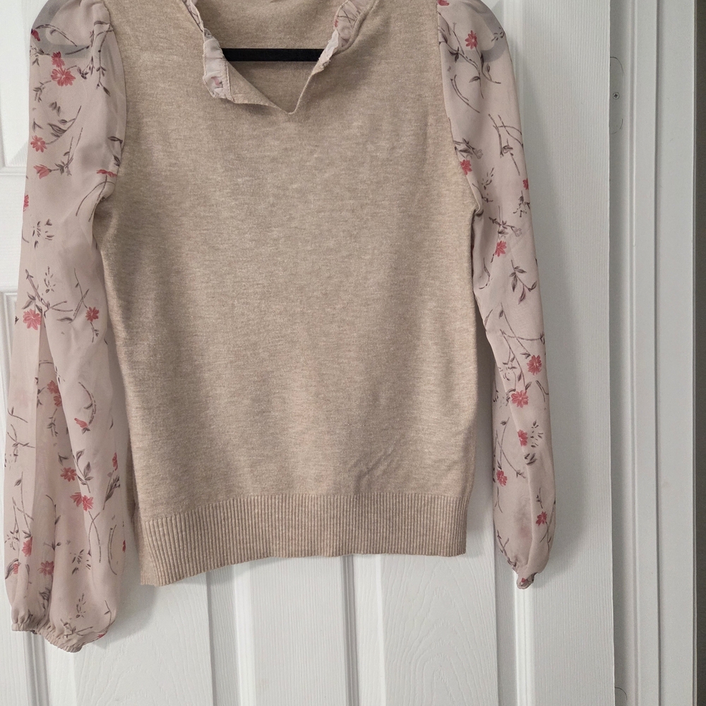 Sioni Beige Sweater with Floral Sleeves